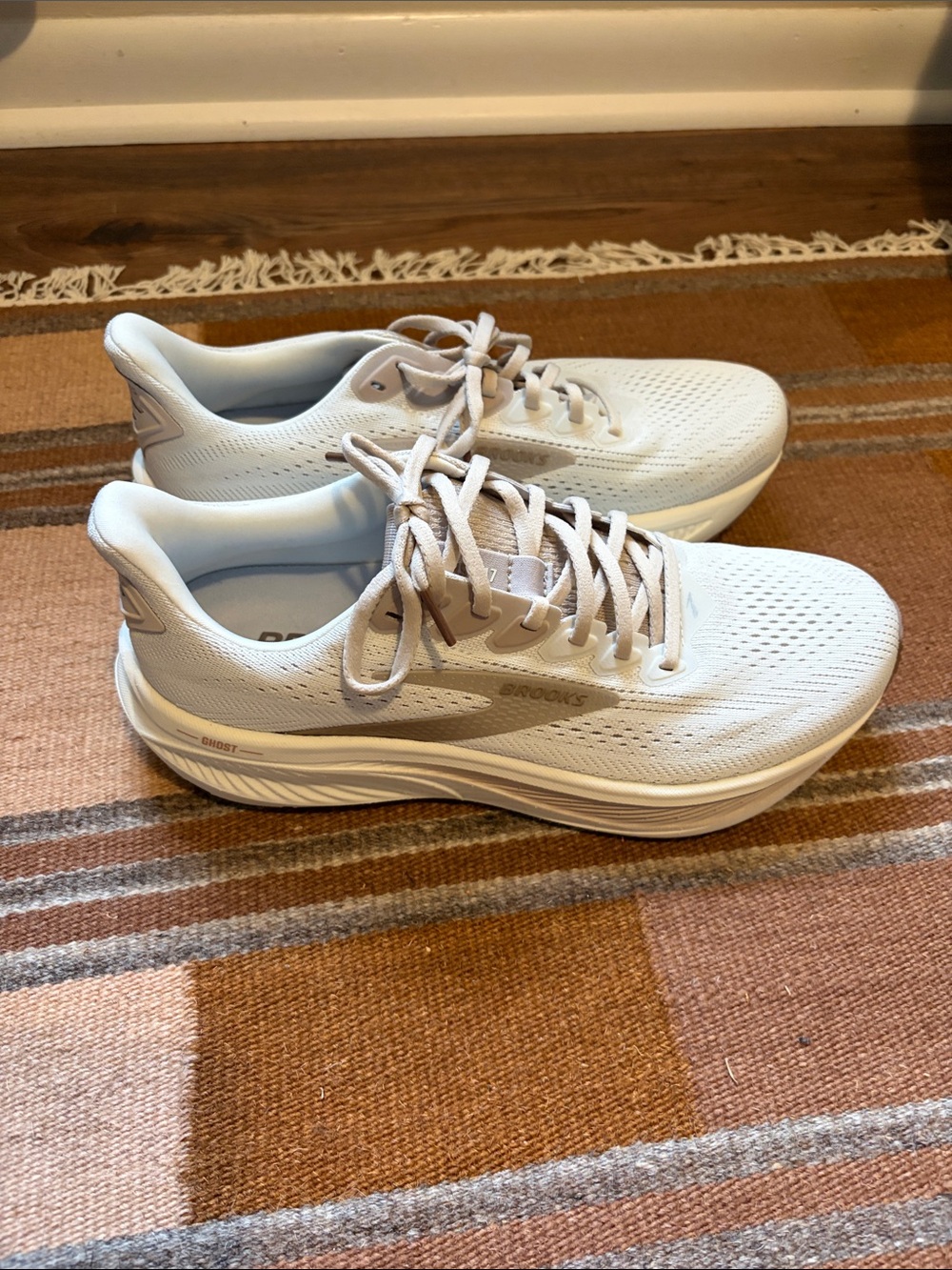 Brooks Ghost 17 Women's Running Sneakers - Light Gray/White
